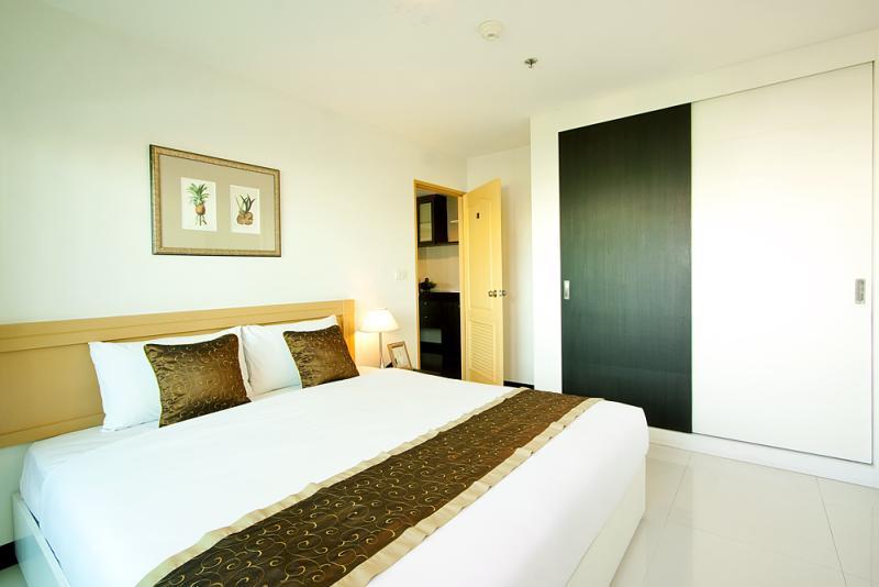 Laurel Suite Бангкок Номер фото