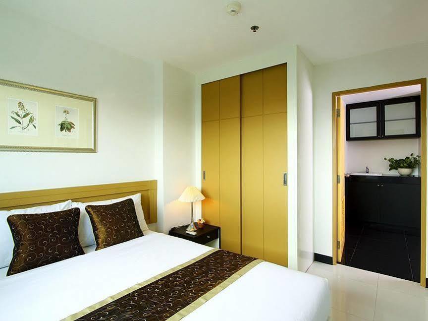 Laurel Suite Бангкок Екстер'єр фото